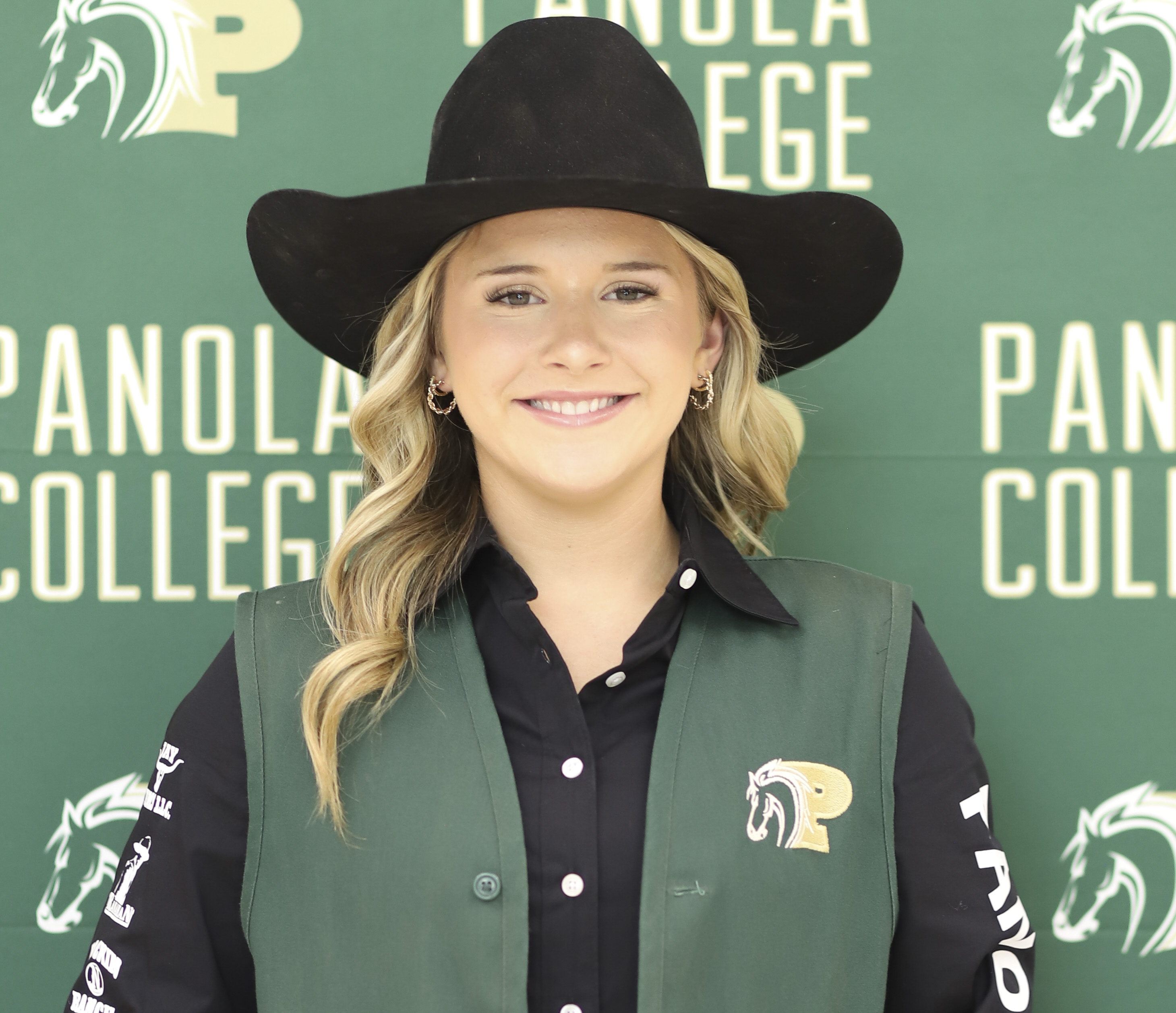 Ella Kate Phillips rodeo headshot