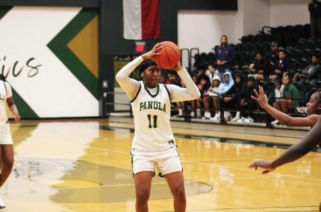 Women's basketball player
